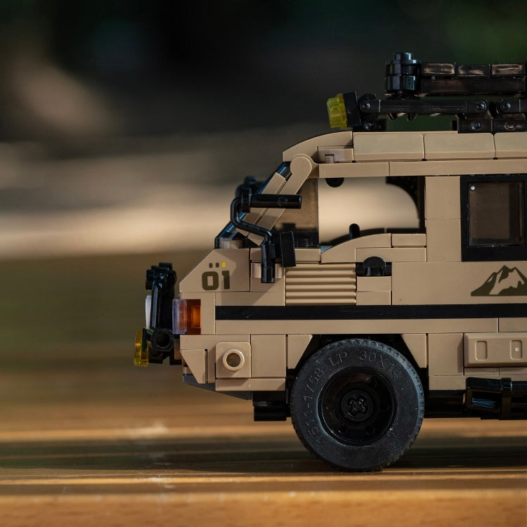 Retro 4x4 Camper Van